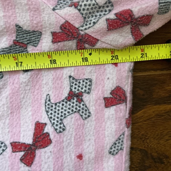 George Holiday pj set in size L - Picture 7 of 11